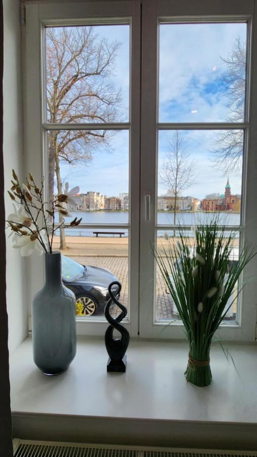 Das Ferienapartment Alexandrine Direkt Am Pfaffenteich Mit Eigenem Parkplatz Schwerin  Exteriör bild