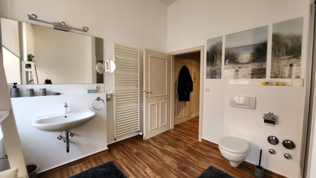 Das Ferienapartment Alexandrine Direkt Am Pfaffenteich Mit Eigenem Parkplatz Schwerin  Exteriör bild