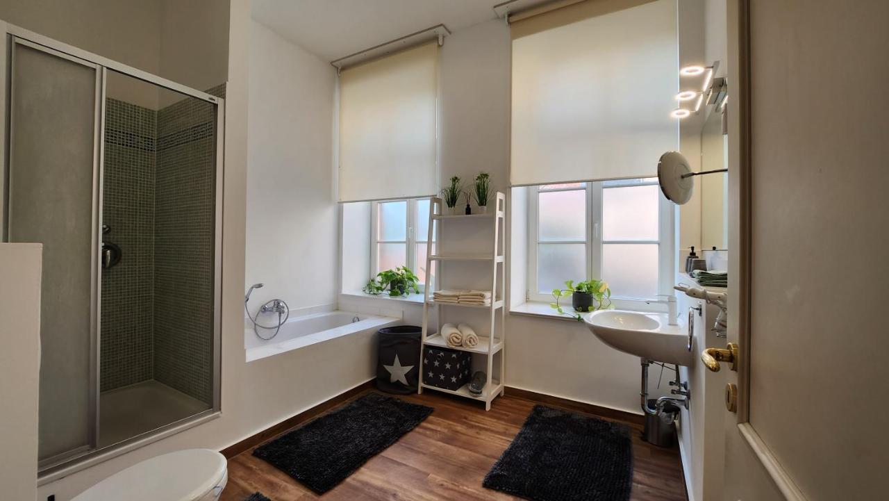 Das Ferienapartment Alexandrine Direkt Am Pfaffenteich Mit Eigenem Parkplatz Schwerin  Exteriör bild